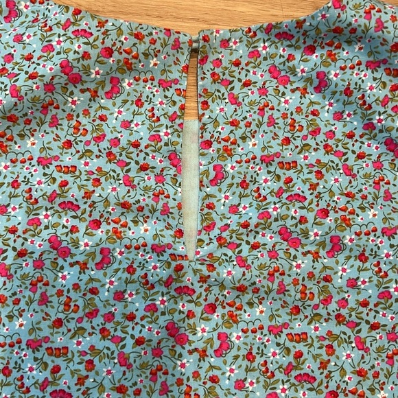 Tuckernuck Hyacinth House Blue Ditsy Floral Fiona Blouse size Small - Picture 9 of 9